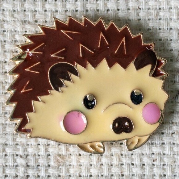 Hedgehog Enamel lapel pin - Picture 1 of 1